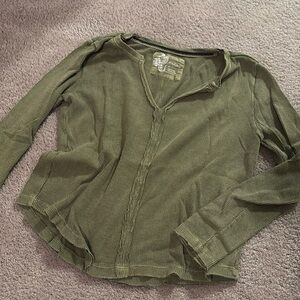 Long sleeve, split neck Pilcro tee